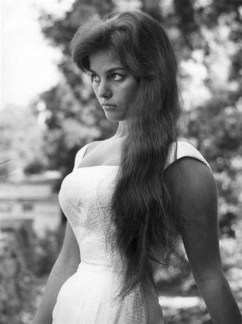 Hairstyle For Round Face Claudia Cardinale Italian Actress Beauty
