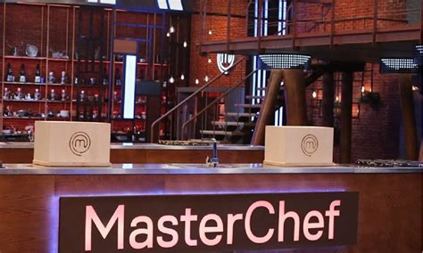 Νέο masterchef 5 σήμερα (24/5) και ένα spoiler ήρθε για να μας καθηλώσει αφού όπως έχει ήδη διαρρεύσει απόψε το βράδυ ένας παίκτης φαβορί αποχωρεί απο το ριάλιτι μαγειρικής. MasterChef spoiler διαρροή 1/5: Τον… έφαγε το Viber! (vid ...