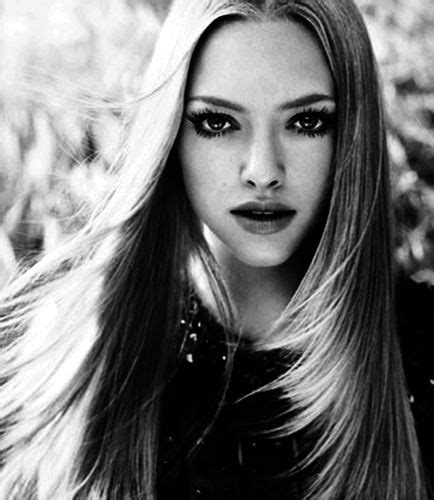 Amanda seyfried is showing us this hair trend in action, sporting a gorgeous twisted knot at the critic's choice movie awards. Amanda Seyfried | Straight hairstyles, Long straight ...