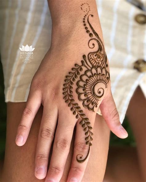 Easy And Simple Mehndi Designs That You Should Try In 2020 Tikli