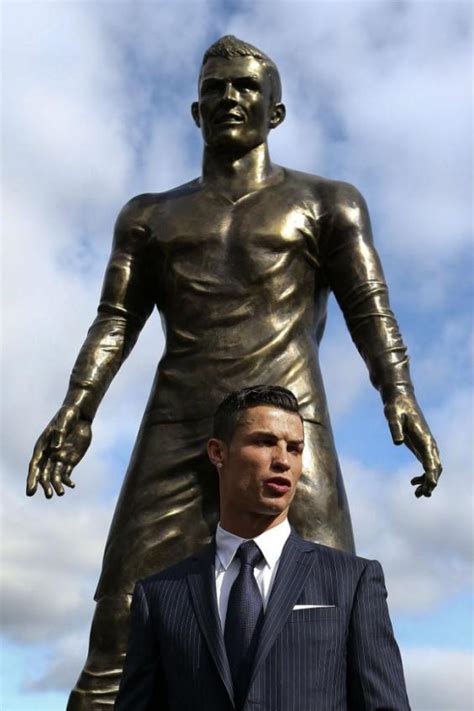 Emanuel santos's original statue sparked a wave of memes questioning its resemblance to the player after it was placed on display at madeira airport. Giant Cristiano Ronaldo statue is erected | indy100