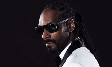 Bitcoin has a global acceptance and is less volatile than cash / local currency. Snoop Dogg Learns One Reason Why Bitcoin Is Better Than ...