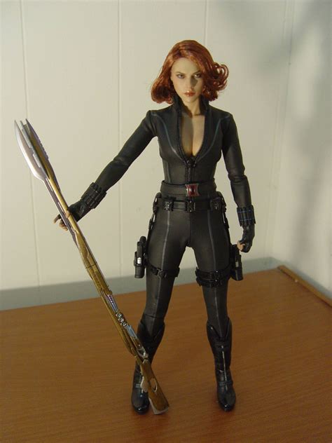 잘 훈련된 매를 날려 꿩이나 토끼 따위의 짐승을 잡는 사냥법을 말한다. HOT TOYS MMS239 美國隊長2 黑寡婦 - frankcold的創作 - 巴哈姆特