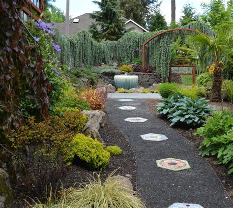 watch video article by plant care today. How to create your own garden path: The Pecks | Garden ...