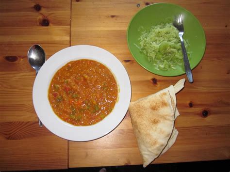 Wat eet ik vandaag Dhal met Libanees brood en komkommer