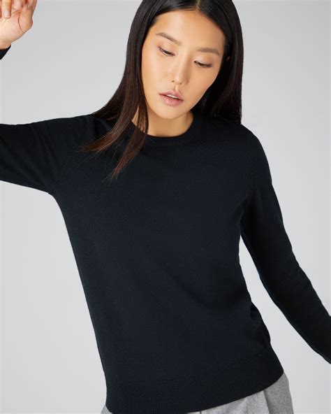 Womens Round Neck Cashmere Jumper Black Npeal