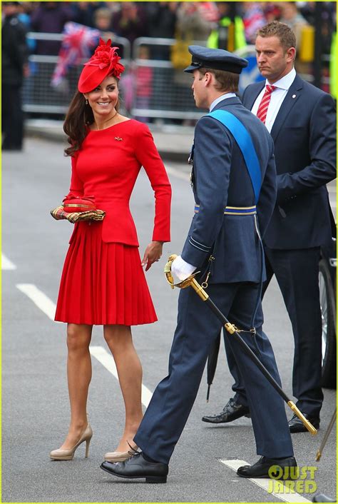 Prince William And Duchess Kate Diamond Jubilee River Pageant Photo