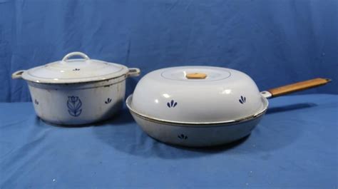 Dru Made In Holland 2 Qt Pot Wlid And Chicken Live And Online Auctions