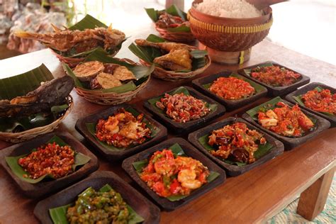 Cukup mengeluarkan rp 99.000, penikmat daging panggang sudah bisa santap menu favoritnya sepuas mungkin selama 1,5 jam. Rekomendasi Rumah Makan Halal di Bali - Wisata House