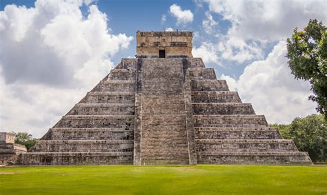El Castillo Pirámide de Kukulcán Chichén Itzá
