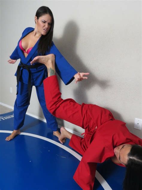 Pin De Marco Pagella Em Karate Mulheres Treino