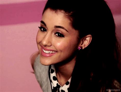 Ariana Grande Smiling  Find And Share On Giphy