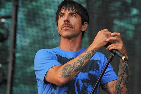 Video Hospitalizan Al Cantante De Red Hot Chili Peppers Y Cancelan