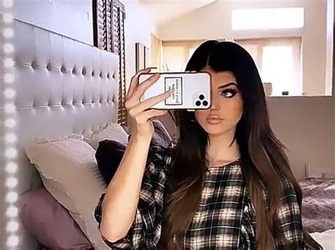 Pin By Hailey Luvianos On Loren Gray Mirror Selfie Loren Gray Grey