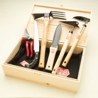 The most valuable tool in my garden. Buy quality Japanese garden tools online: Japeto