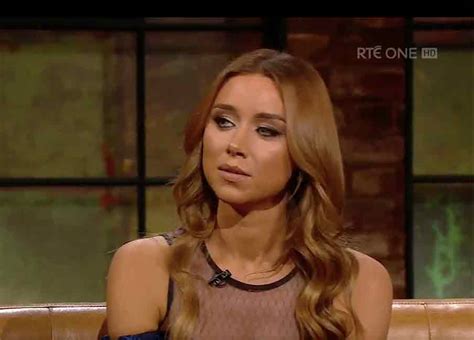 una healy opens up about burning alive during heartbreak hell