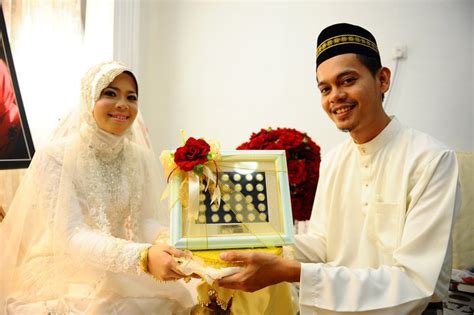 Download lagu hantaran mas kahwin (12.26mb) dan streaming kumpulan lagu hantaran mas kahwin (12.26mb) mp3 terbaru di hasil diatas adalah hasil pencarian dari anda hantaran mas kahwin mp3 dan menurut kami yang paling cocok adalah hantaran mas kahwin. Sapiei Gold Sdn Bhd - Cenderahati Dan Aksesori di Kuala ...