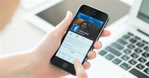 Facebook Messenger No Longer Tracks Your Location By Default Naked