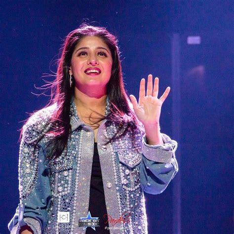 Sunidhi Chauhan Playback Singer Hd Pictures Wallpapers Whatsapp Images