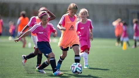 Por Primera Vez Las Niñas Españolas Quieren Ser Futbolistas