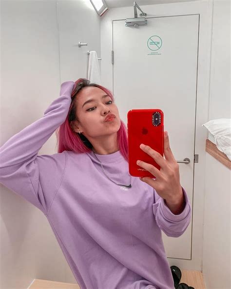 Michelle Resti Anggraini Di Instagram Aku Cinta Lilac Setelah Pink