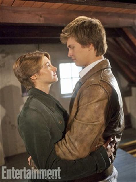 Check spelling or type a new query. G1 - Revista divulga cena romântica do filme 'A culpa é ...