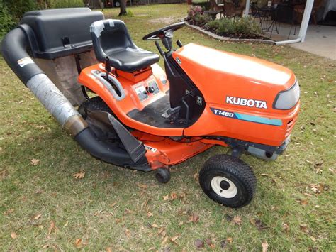 Used Kubota T1670 Riding Mower 40 Cut With A Leaf And Grass Bagger