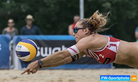 Nina betschart is a swiss professional beach volleyball player. Beach Volleyball/FIVB World Tour 2017 - Porec Major/Nina ...
