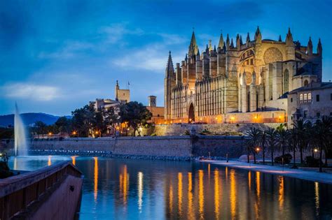 The Cathedral of Palma de Mallorca: The Cathedral of the light