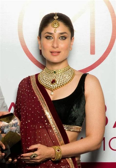 Gorgeous Actress Kareena Kapoor Khan Looks Super Hot In Saree