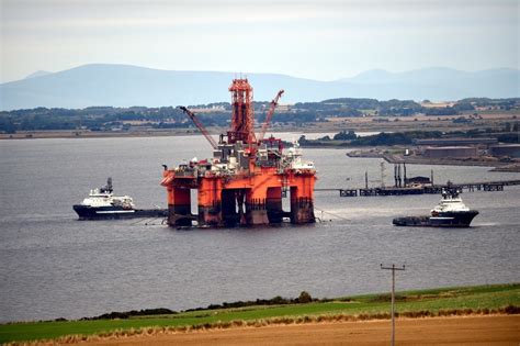 Giant Rig Arrives In Cromarty Firth News For The Oil And Gas Sector