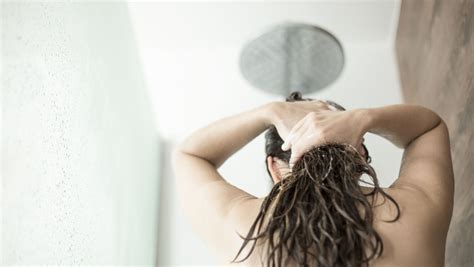 What Happens If You Stop Washing Your Hair