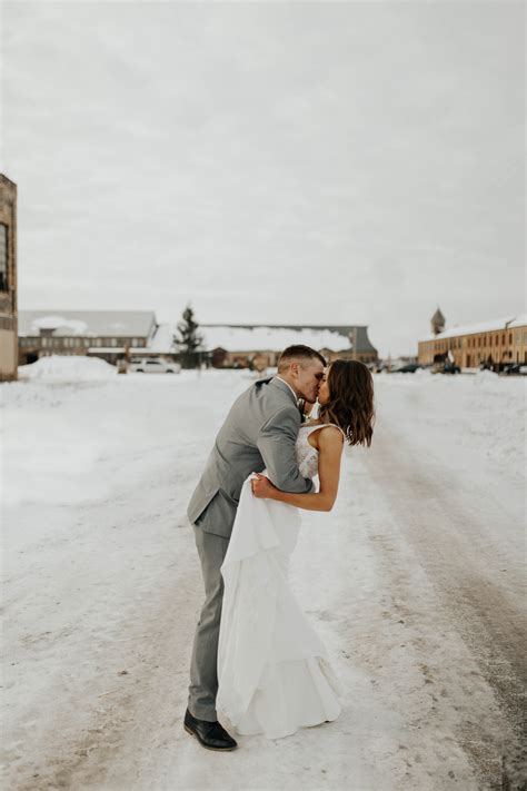 Married in a Winter Wonderland - Nikki and Derrick's Snowy Wedding Day ...