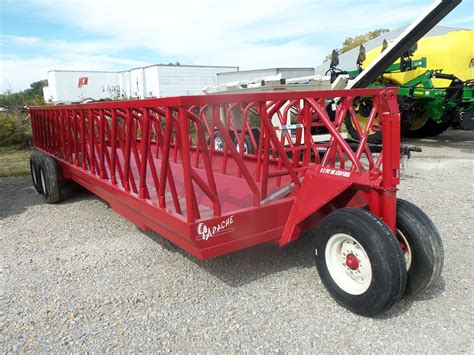 Red Apache cattle feeder wagon | Cattle feeder, Feeder cattle, Farm plans