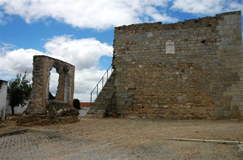 Kyero is the leading portuguese property portal, with a complete range of homes from leading real estate agents in portugal. Ruínas do Castelo da Vidigueira - Vidigueira | Guia para ...