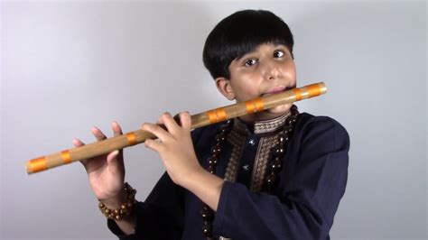 Alika mitari & rak band) — boedi djarot. Kanak-kanak berusia 12 tahun ini boleh bermain alat muzik ...