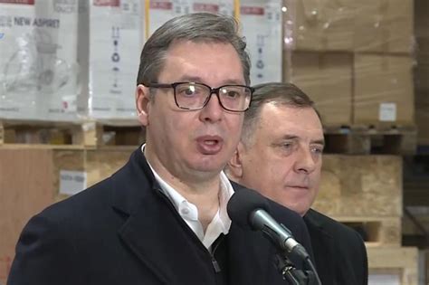 It is an archipelago consisting of some 7,100 islands and islets lying about 500 miles (800 km) off the coast of vietnam. VUČIĆ O OPTUŽBAMA PROTIV BRANISLAVA LEČIĆA: Nema ...