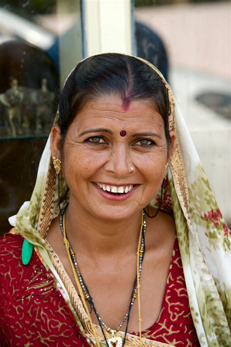 Smiling Indian Woman In Sari Nick Dale Private Tutor