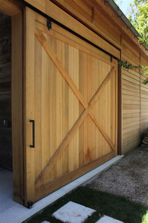 Breathtaking Modern Farmhouse Design In East Hampton Garage Door