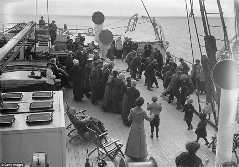Photos Reveal Life On Board 19th Century Cruise Ships Daily Mail Online