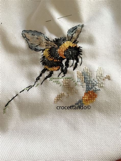Bumblebee And Chamomile Work In Progress Crocettando