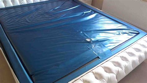 Meant for your waterbed frame, it has dimensions of 72w x 84l. Airframe Waterbed Mattress Reviewed in 2020 | Water bed ...