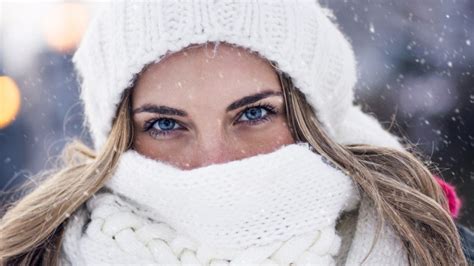 Tips And Tricks To Keep Your Eyes Comfortable And Safe This Winter