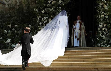 The Touching Detail About Meghan Markles 16 Foot Wedding Veil Meghan