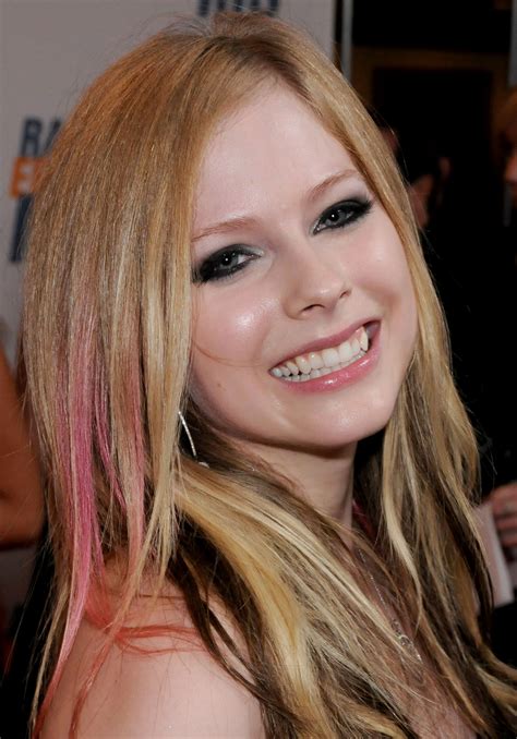 Female Singers Avril Lavigne Pictures Gallery 4