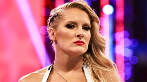 Who The Fck Does Lacey Evans Think She Is Wwe Legends Daughter Accuses Smackdown Star For