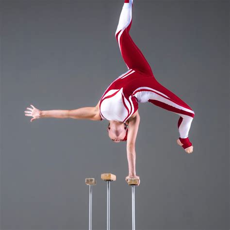 Hand Balance Acrobats Circus Performers For Hire