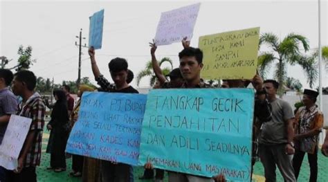 Minta Dana Desa Diusut Puluhan Warga Panjahitan Aceh Singkil Gelar