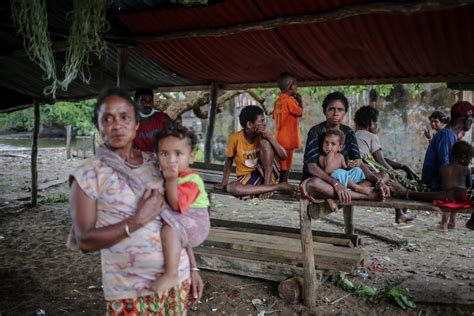 ratusan ribu warga papua ditargetkan keluar dari kemiskinan ekstrem nasional id