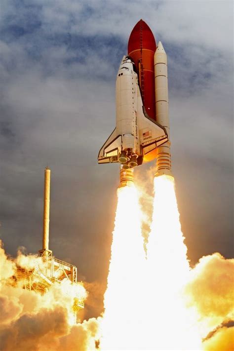 Nasas Final Lift Off From Cape Canaveral Of Atlantis Space Shuttle